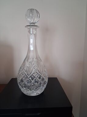Clear Cut Glass Crystal Decanter with Stopper